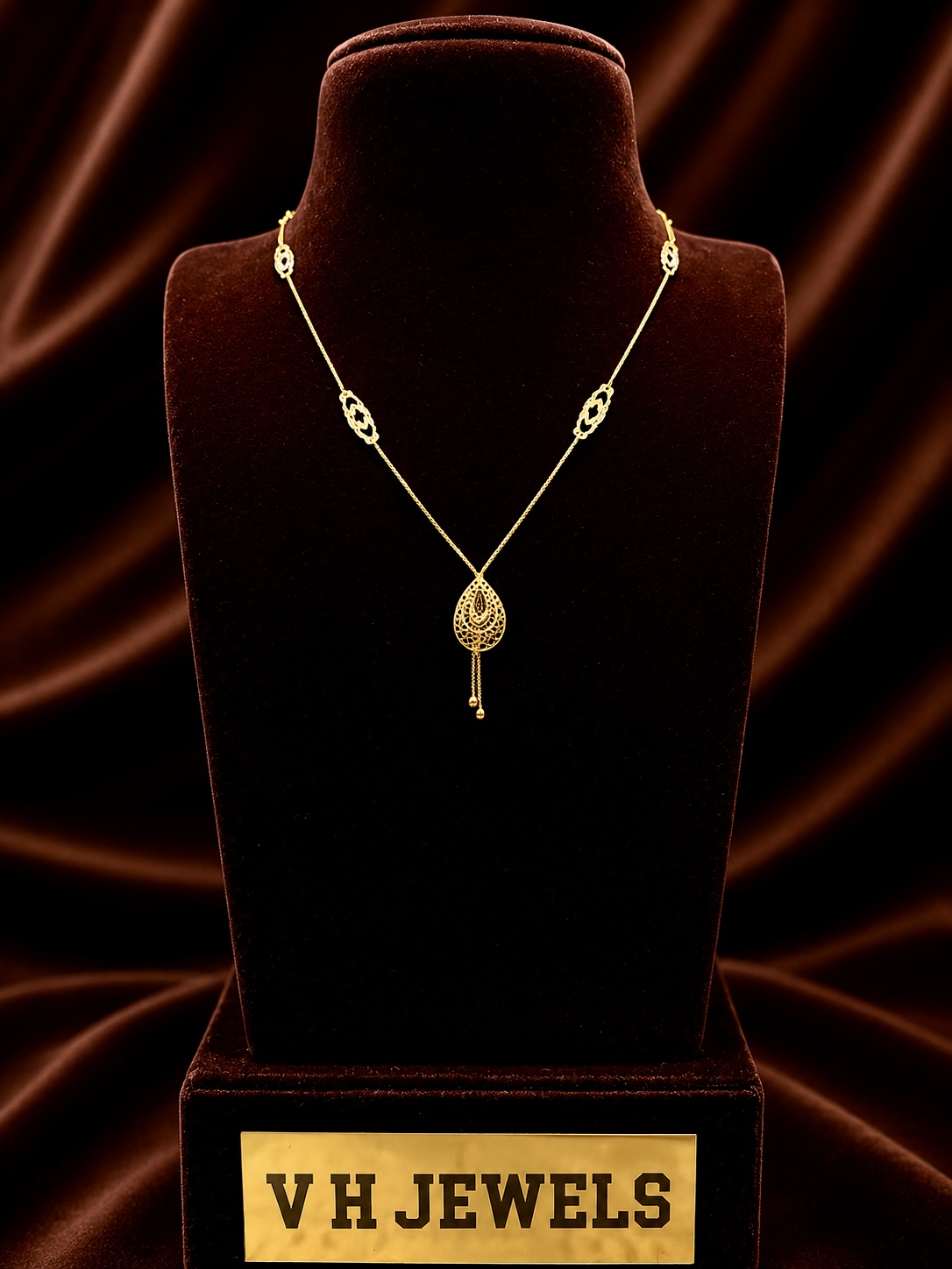 3.800 Gram Modern 916 Gold Necklace for Women | VH Jewels