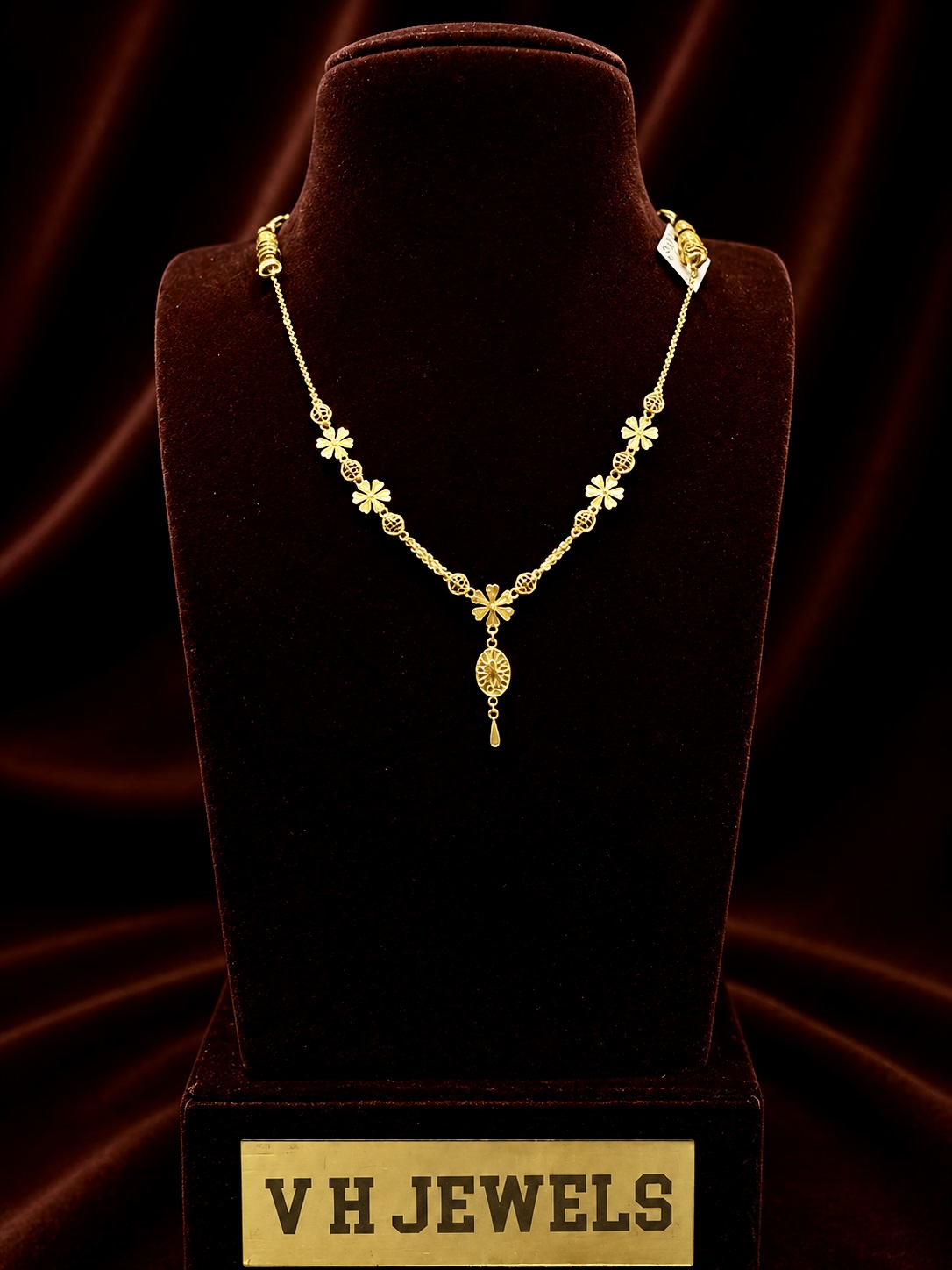 Premium Pendant 916 Gold Necklace for Women | VH Jewels